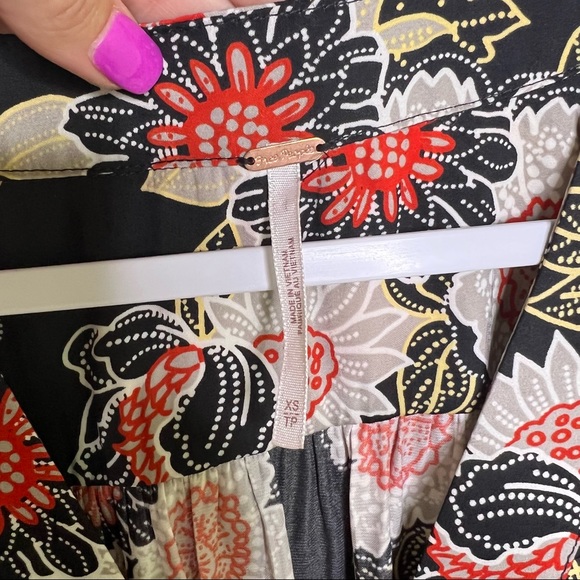 Free People Black/Floral Print Top - Picture 7 of 8
